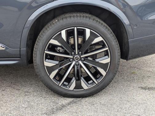 Denim Blue Metallic 2026 Volvo XC90 Plug-In Hybrid T8 Plus Bright