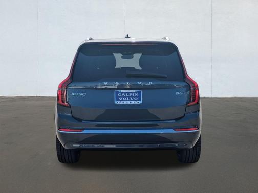 2026 Volvo XC90 B6 Plus Bright