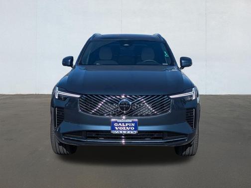 2026 Volvo XC90 B6 Plus Bright