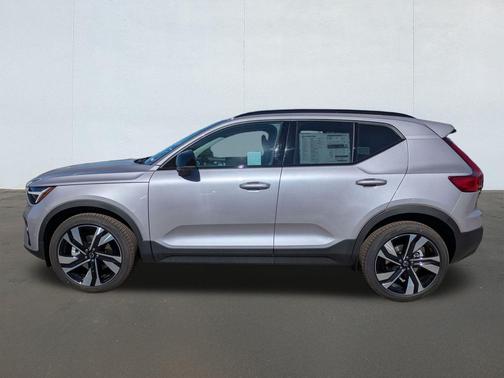 2026 Volvo XC40 B5 Ultra