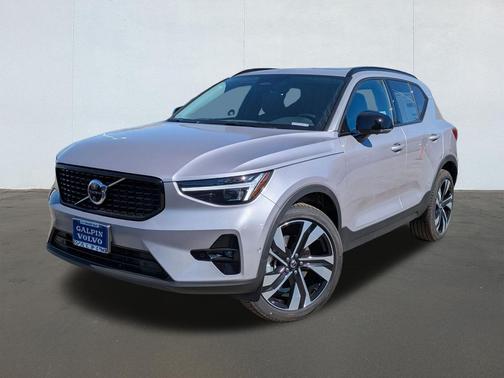 2026 Volvo XC40 B5 Ultra Dark