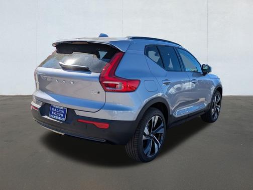 2026 Volvo XC40 B5 Ultra