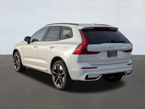 2026 Volvo XC60 T8 Plus Dark