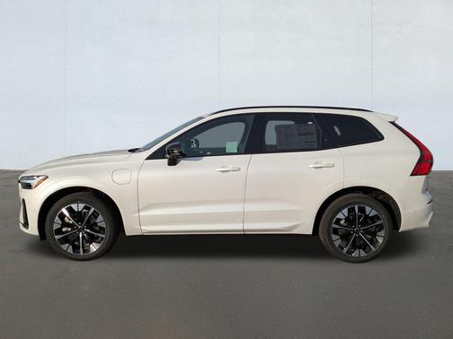 2026 Volvo XC60 Plug-In Hybrid T8 Plus Dark