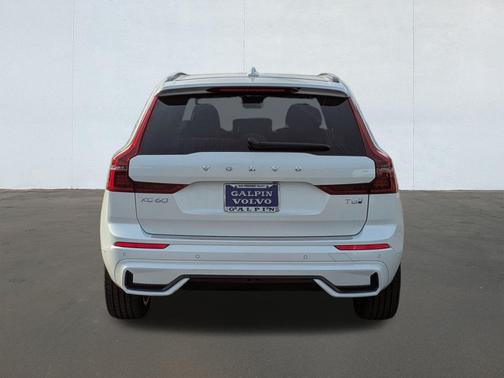 2026 Volvo XC60 Plug-In Hybrid T8 Plus Dark