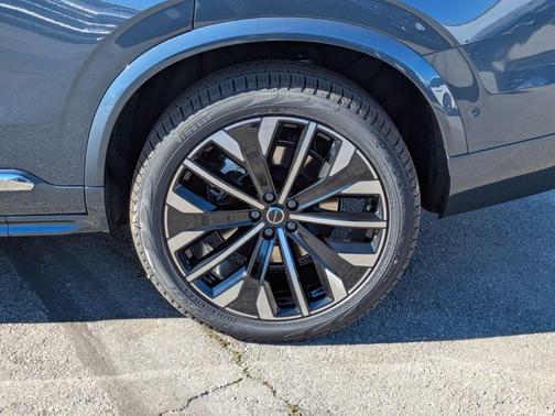 2026 Volvo XC90 B6 Ultra 7-Seater