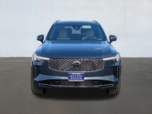 2026 Volvo XC90 B6 Plus Bright