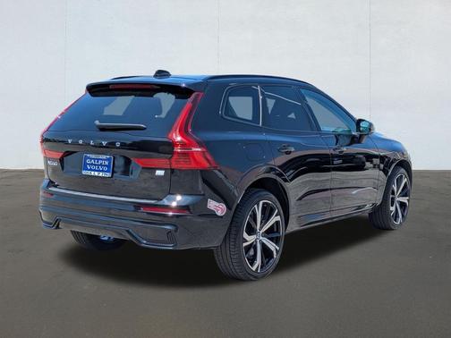 Onyx Black Metallic 2024 Volvo XC60 Recharge Plug-In Hybrid T8 Ultimate Dark Theme