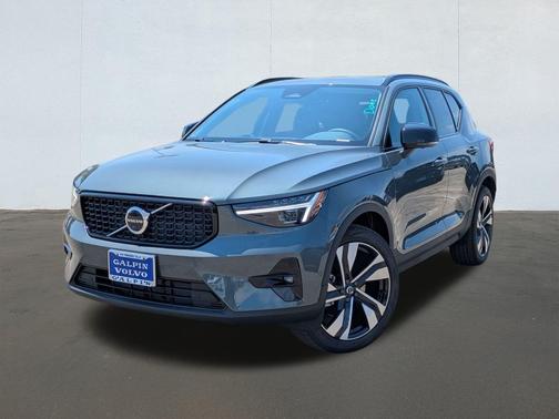 2026 Volvo XC40 B5 Ultra
