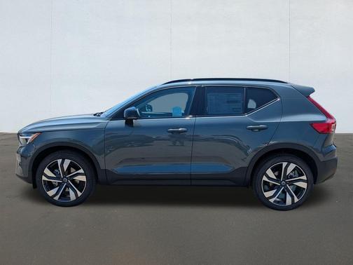 2026 Volvo XC40 B5 Ultra