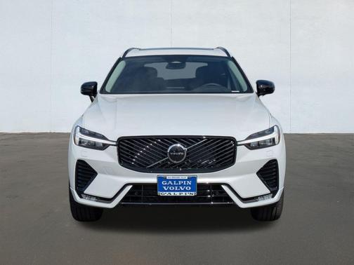 2026 Volvo XC60 B5 Core Dark
