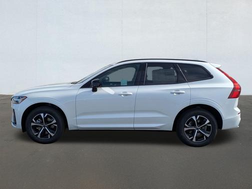 2026 Volvo XC60 B5 Core Dark
