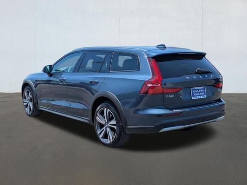 Denim Blue Metallic 2026 Volvo V60 Cross Country Plus, B5 AWD Gas (mild hybrid)