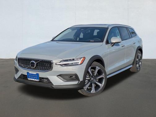 2026 Volvo V60 Cross Country B5 Ultra Bright