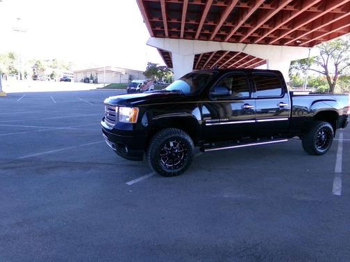 2014 GMC Sierra 2500 Denali