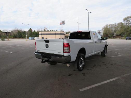 2022 RAM 2500 Tradesman Crew Cab 4x4 8' Box