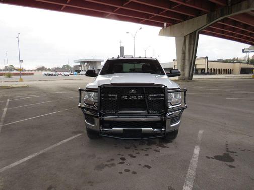 2022 RAM 2500 Tradesman Crew Cab 4x4 8' Box