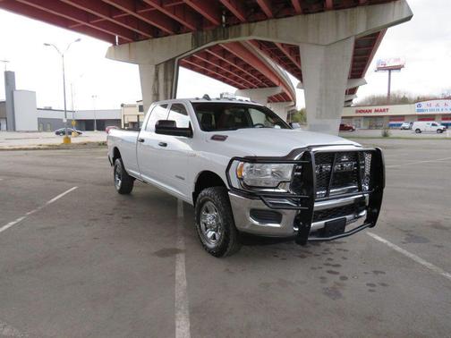 2022 RAM 2500 Tradesman Crew Cab 4x4 8' Box