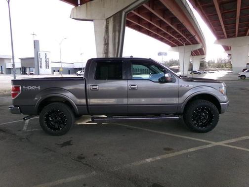 Black 2011 Ford F-150 Lariat