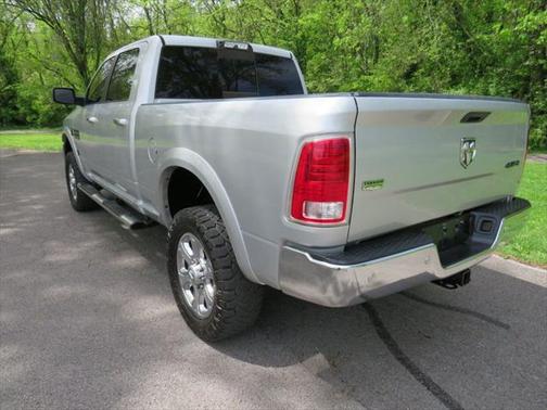 2017 RAM 2500 Laramie Crew Cab 4x4 6'4' Box