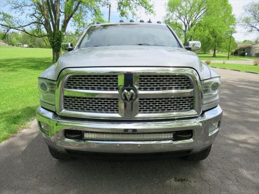 2017 RAM 2500 Laramie Crew Cab 4x4 6'4' Box