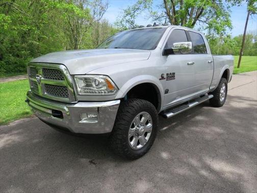 2017 RAM 2500 Laramie Crew Cab 4x4 6'4' Box