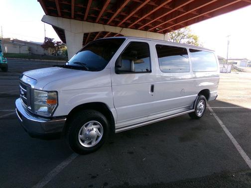 2014 Ford E350 Super Duty XLT