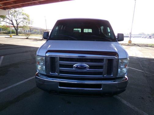 2014 Ford E350 Super Duty XLT