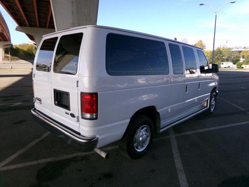 2014 Ford E350 Super Duty XLT