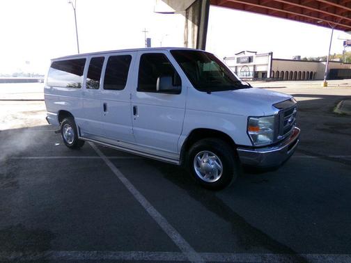 2014 Ford E350 Super Duty XLT