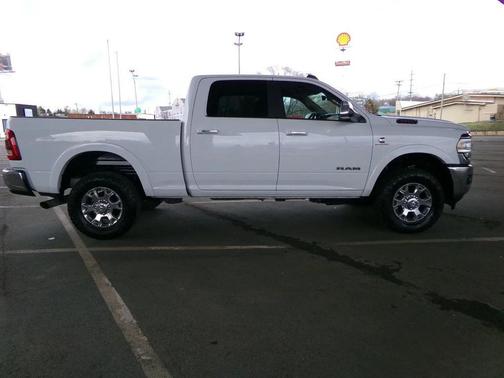 Bright White Clearcoat 2021 RAM 2500 Laramie Crew Cab 4x4 6'4' Box