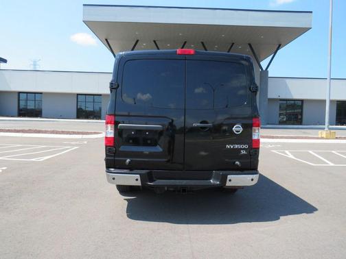 2017 Nissan NV Passenger NV3500 HD SL V8
