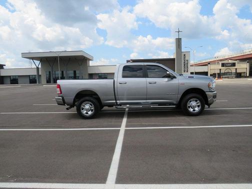 2021 RAM 2500 Big Horn Crew Cab 4x4 6'4' Box