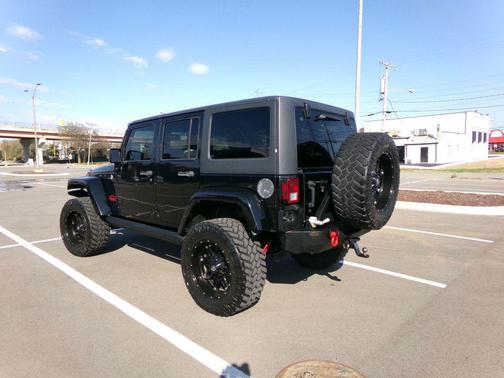 2013 Jeep Wrangler Unlimited Sahara