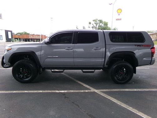 Cement 2018 Toyota Tacoma TRD Off Road