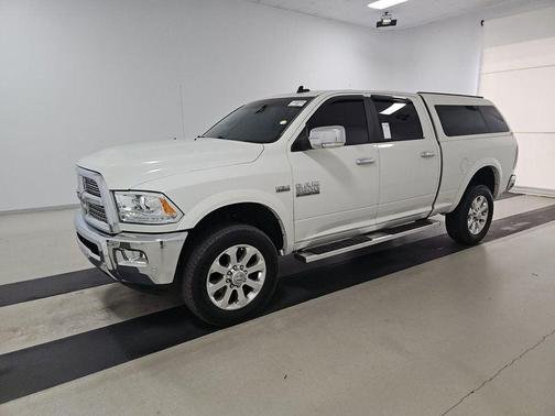 2017 RAM 2500 Laramie Crew Cab 4x4 6'4' Box