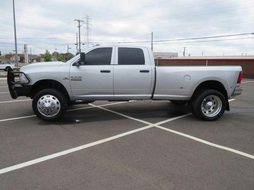2018 RAM 3500 Tradesman Crew Cab 4x4 8' Box