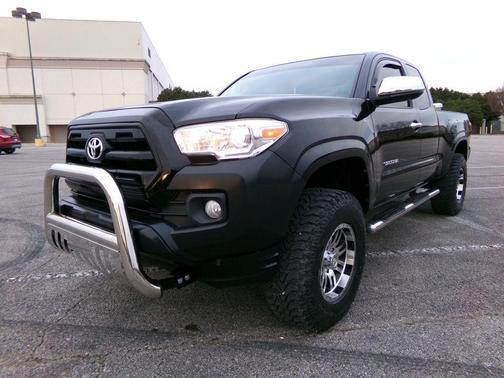 2017 Toyota Tacoma SR