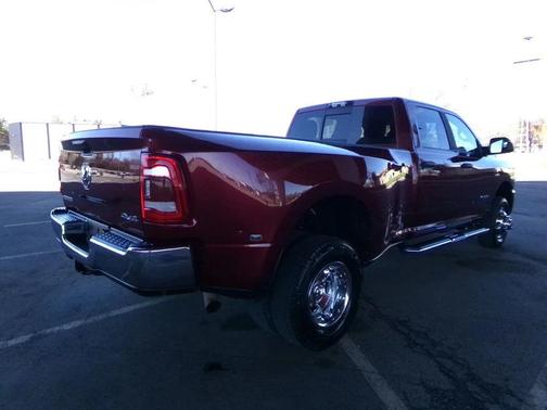 2022 RAM 3500 Big Horn Crew Cab 4x4 8' Box