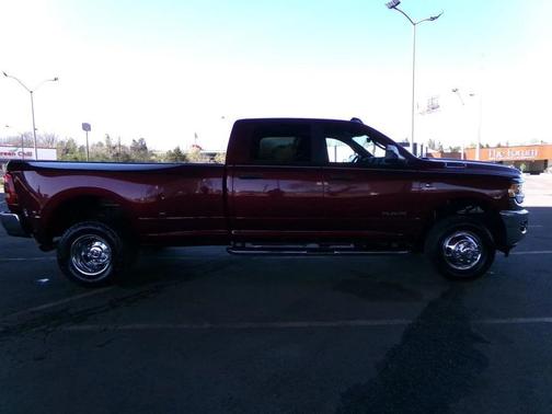 2022 RAM 3500 Big Horn Crew Cab 4x4 8' Box