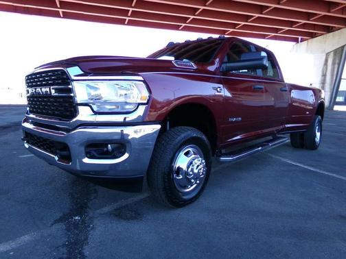 2022 RAM 3500 Big Horn Crew Cab 4x4 8' Box