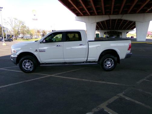 Pearl White 2018 RAM 2500 Laramie Crew Cab 4x4 6'4' Box