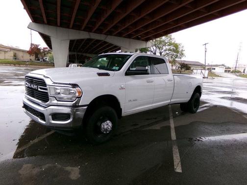 2020 RAM 3500 Big Horn Crew Cab 4x4 8' Box