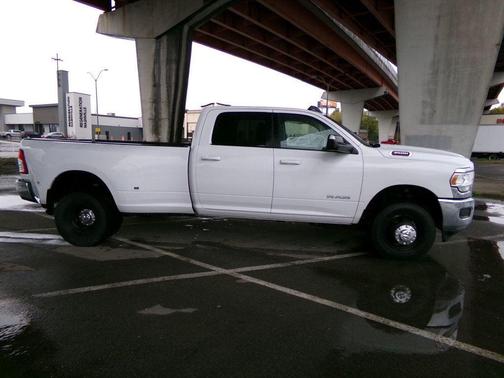 2020 RAM 3500 Big Horn Crew Cab 4x4 8' Box