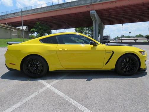 2017 Ford Shelby GT350R Base