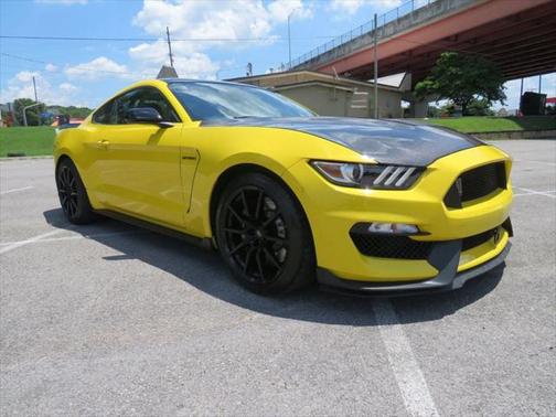 2017 Ford Shelby GT350R Base