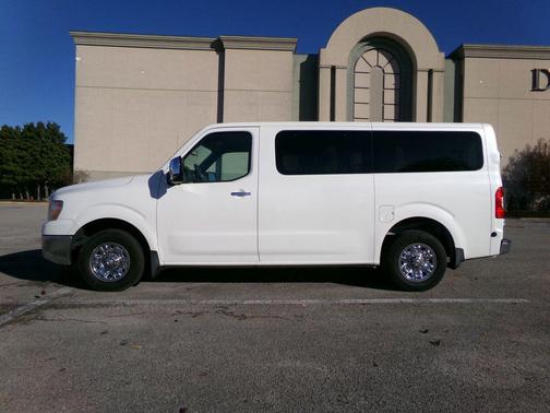 2016 Nissan NV Passenger NV3500 HD SL V8