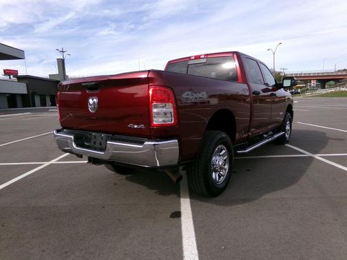 2020 RAM 2500 Tradesman Crew Cab 4X4 6'4' Box