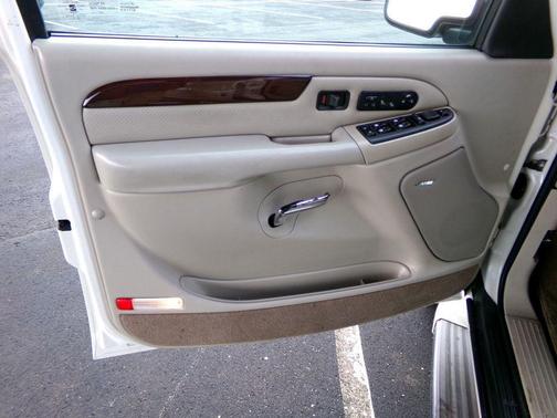2005 Cadillac Escalade EXT Base