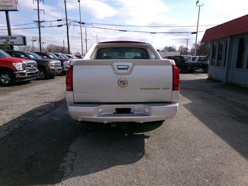 2005 Cadillac Escalade EXT Base